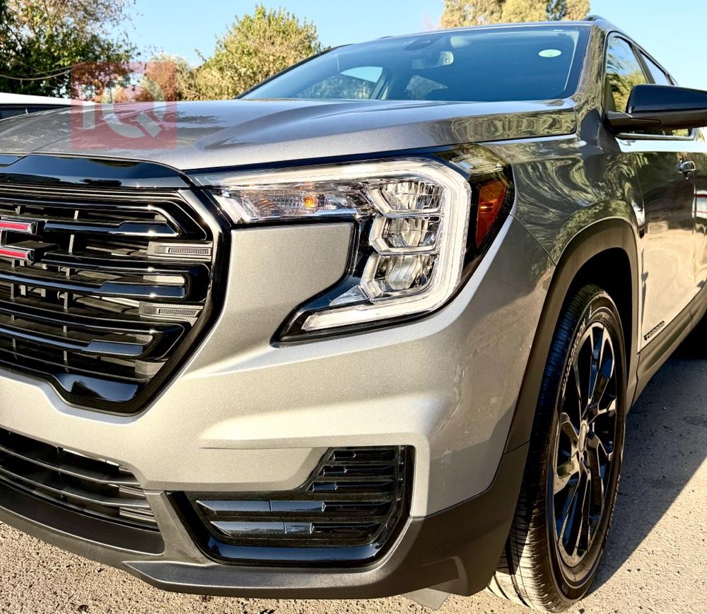 https://cdn.iqcars.ioimage_picker_95C00A3E-8E53-4F47-A168-87D78E58FCDD-22610-000009005034DD4F_out.jpg